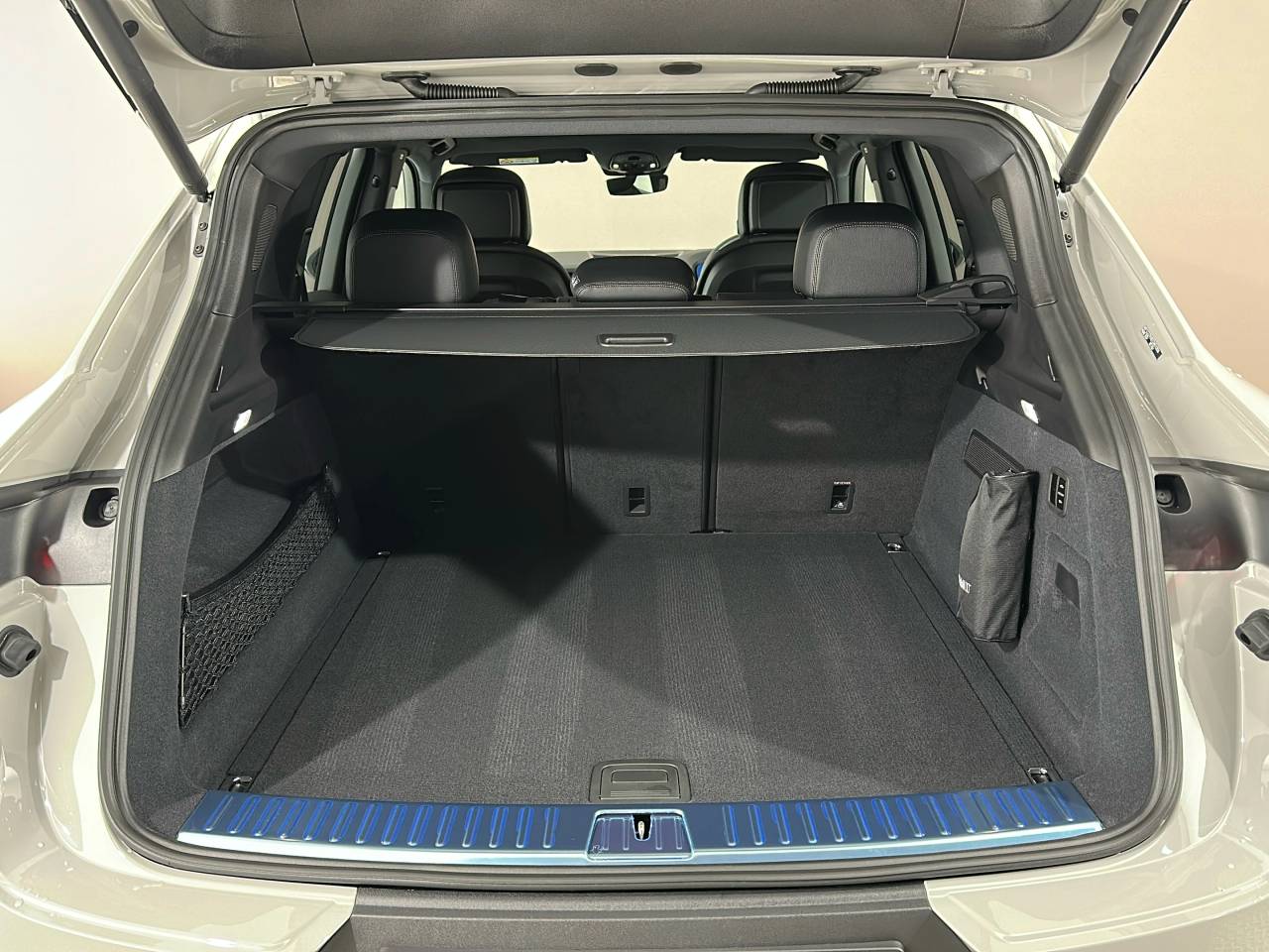 Cayenne (55) image 16
