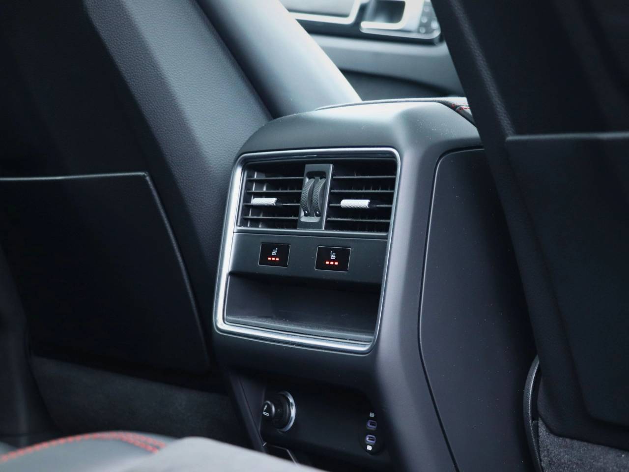 Cayenne GTS TIPTRONIC (8) image 24