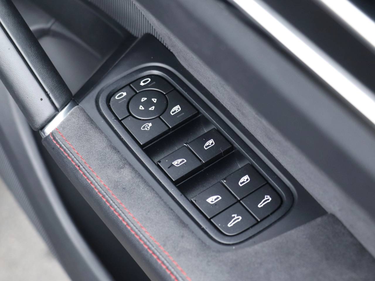Cayenne GTS TIPTRONIC (8) image 37