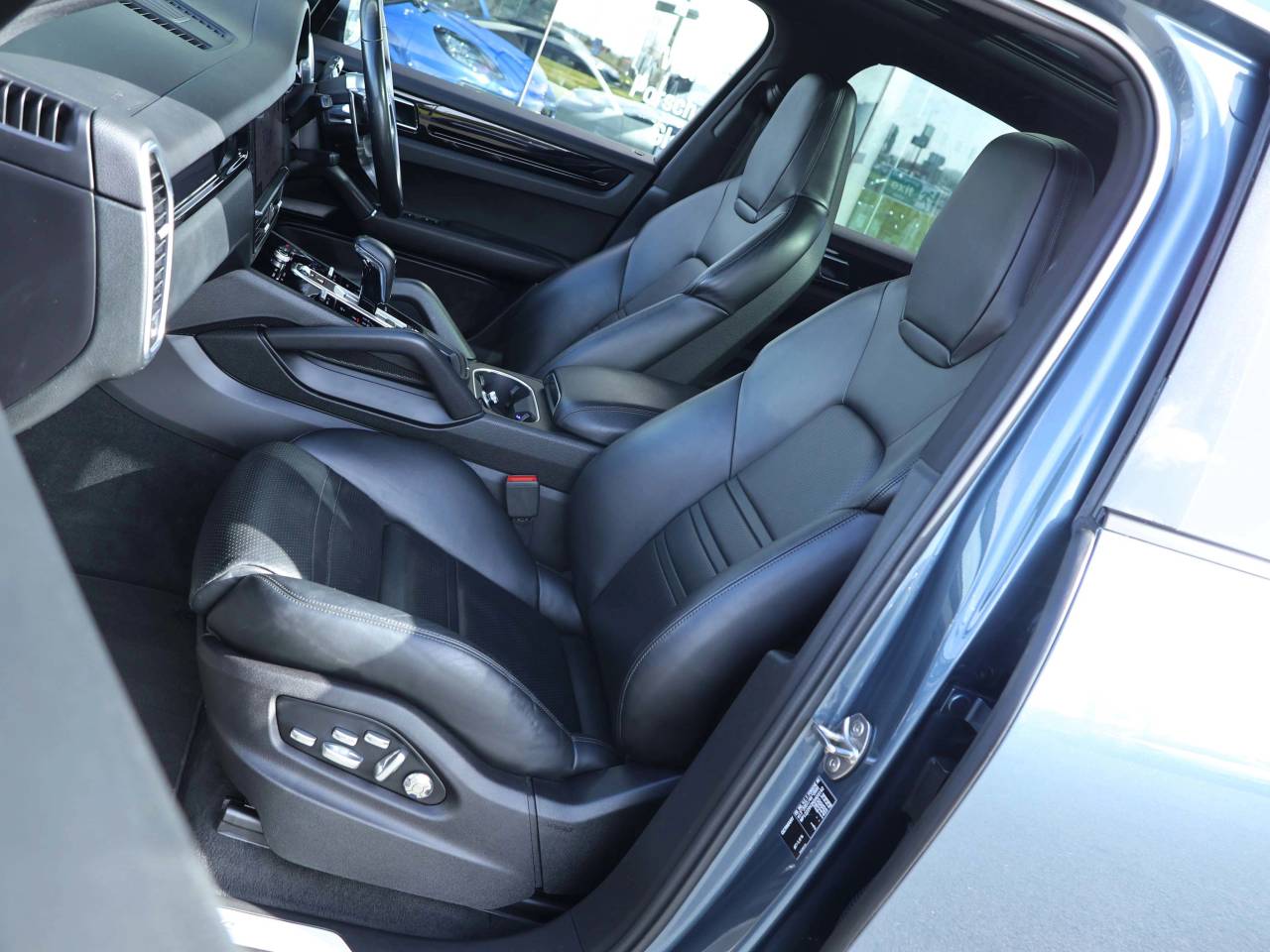 Cayenne V6 TIPTRONIC (107) image 05