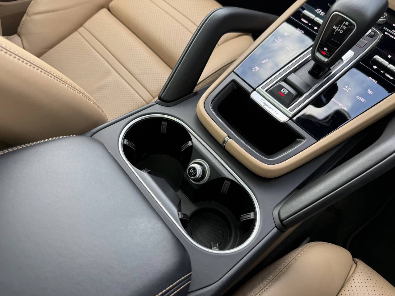 Cayenne V6 TIPTRONIC (83) image 24