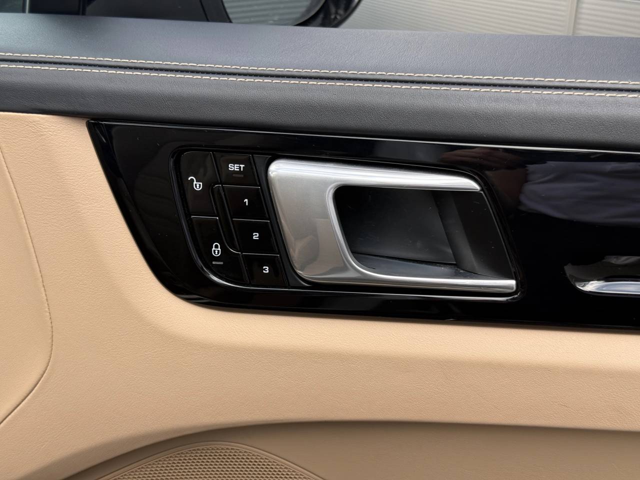 Cayenne V6 TIPTRONIC (83) image 46