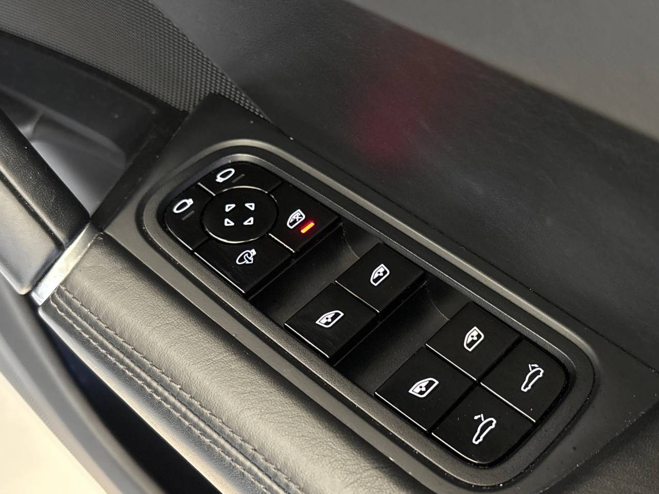 Cayenne V6 S TIPTRONIC (2) image 33