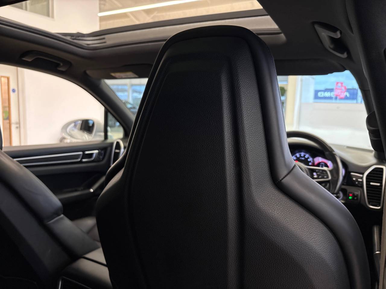 Cayenne V6 S TIPTRONIC (2) image 46