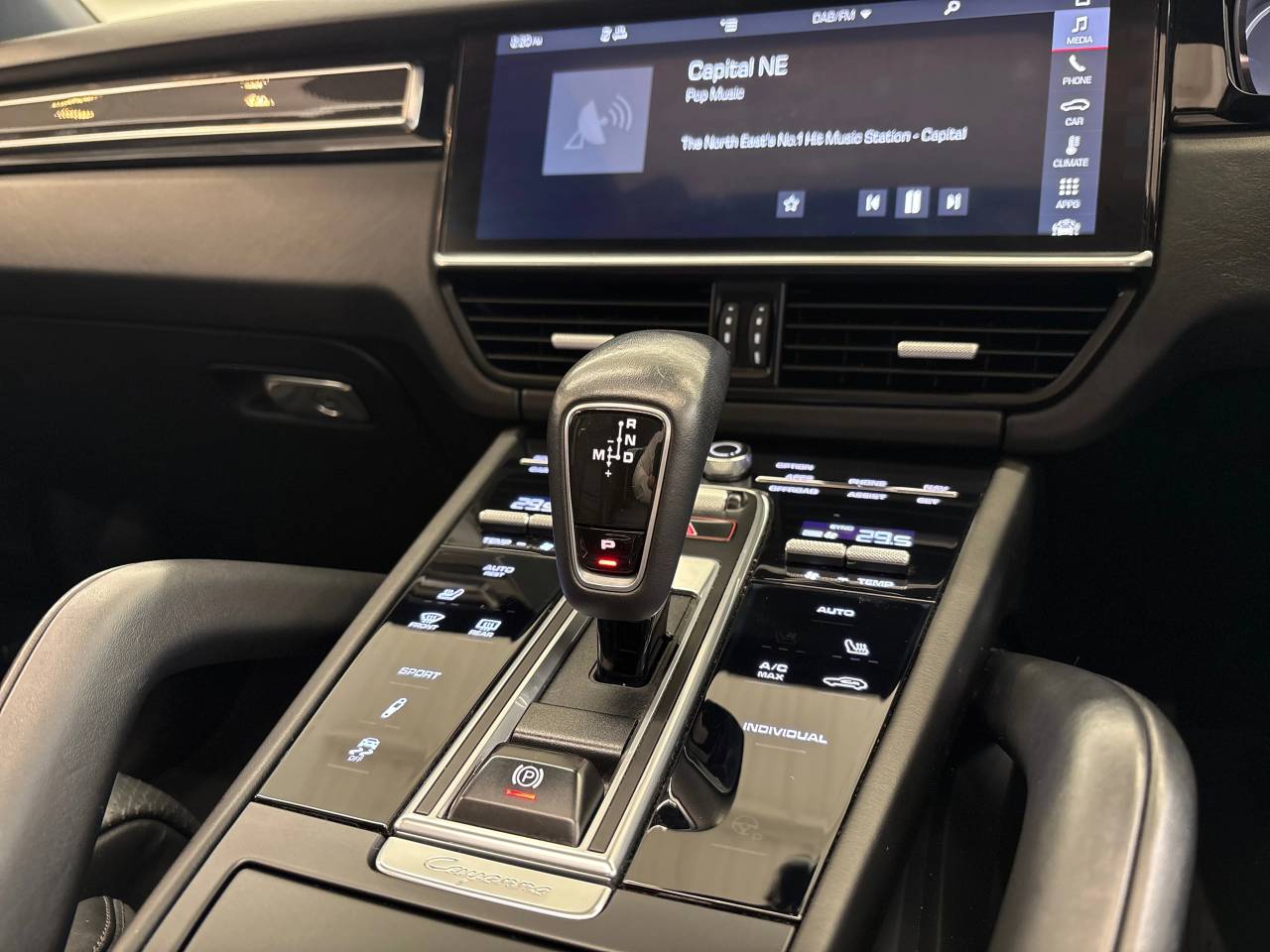 Cayenne V6 S TIPTRONIC (2) image 26