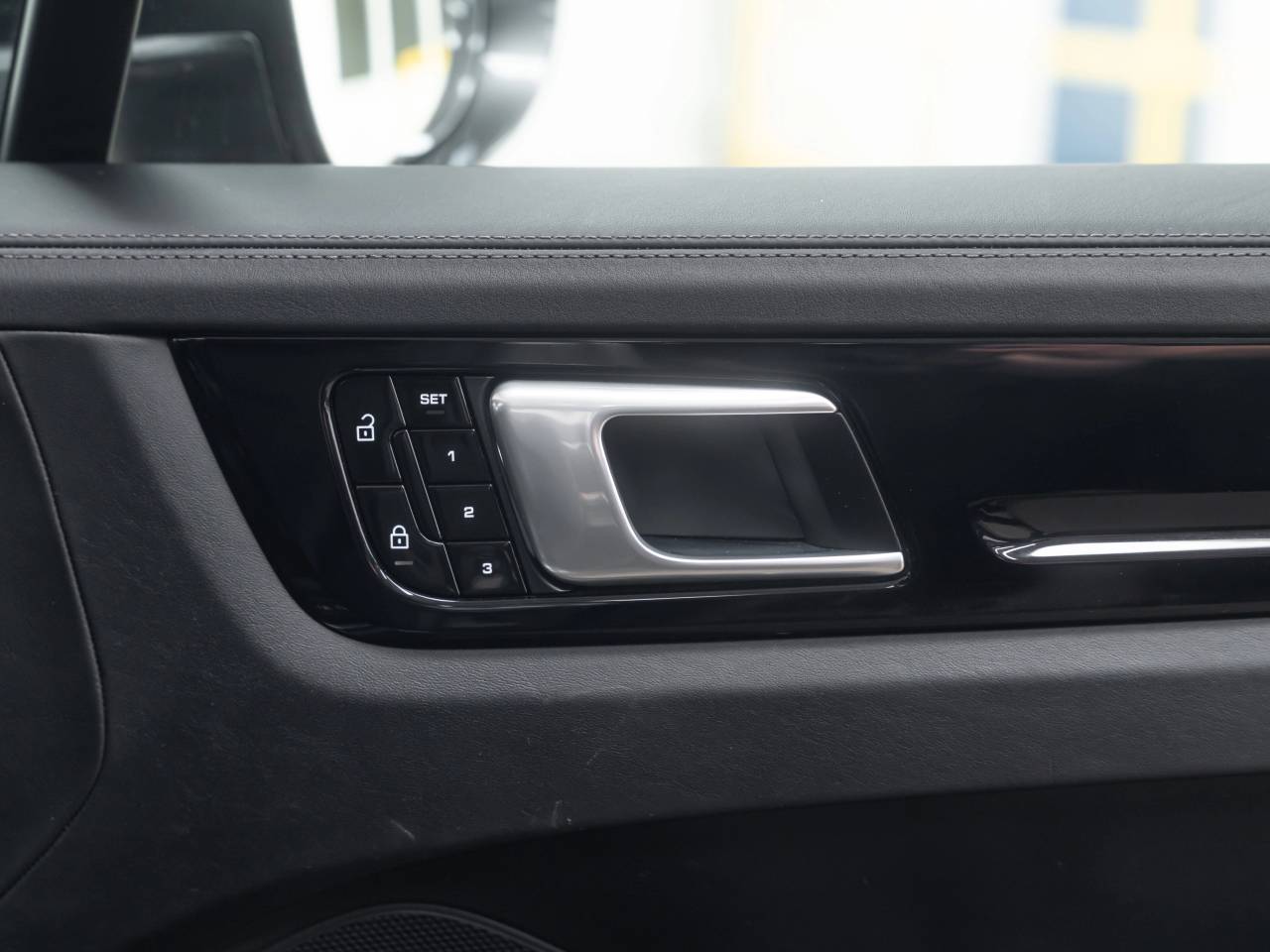 Cayenne V6 S TIPTRONIC (6) image 21