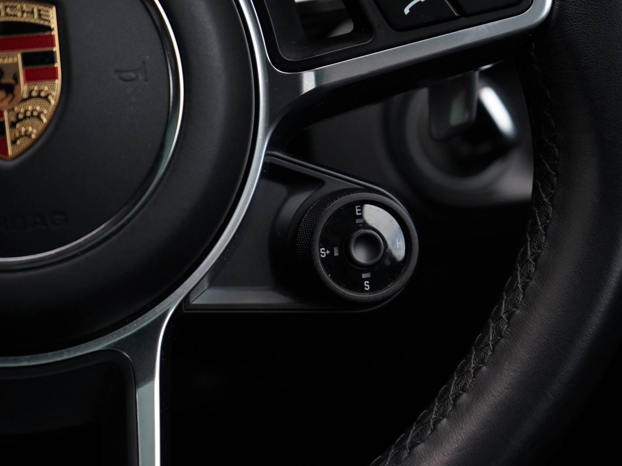 Cayenne V6 (32) image 33