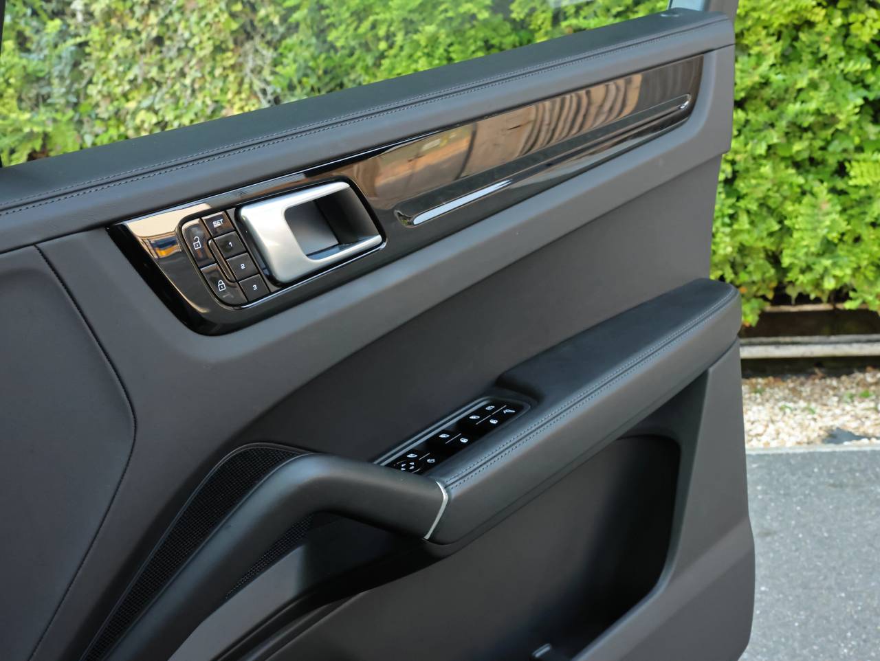 Cayenne V6 (101) image 24