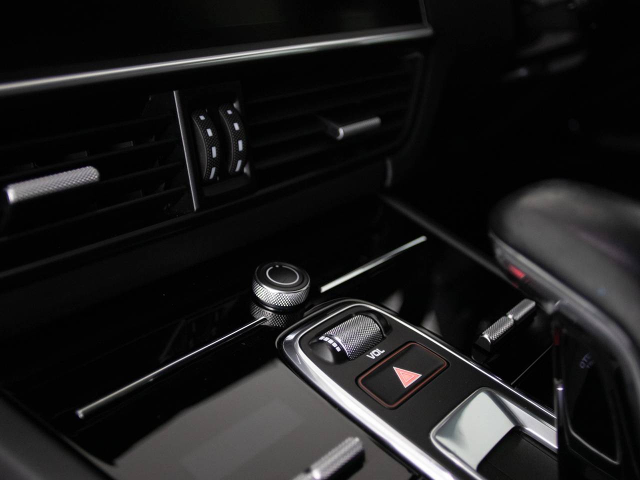 Cayenne GTS TIPTRONIC (8) image 32