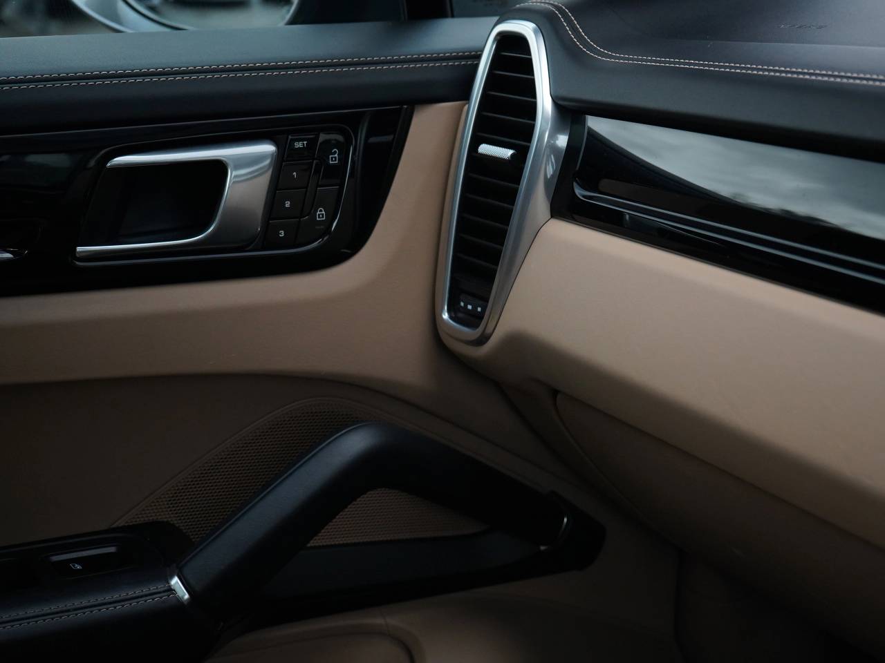 Cayenne V6 TIPTRONIC (12) image 30