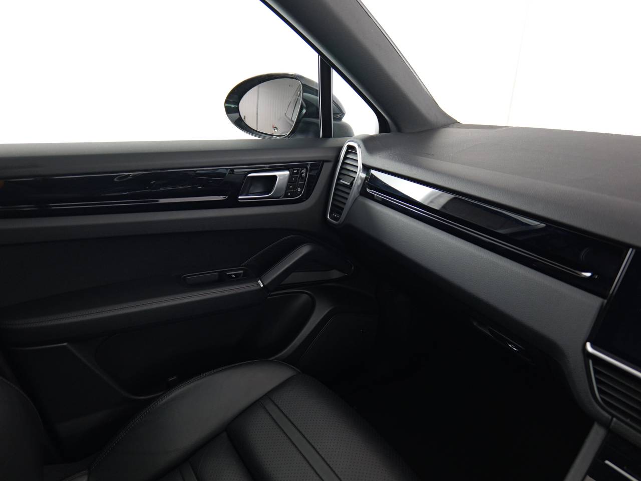 Cayenne V6 (27) image 25