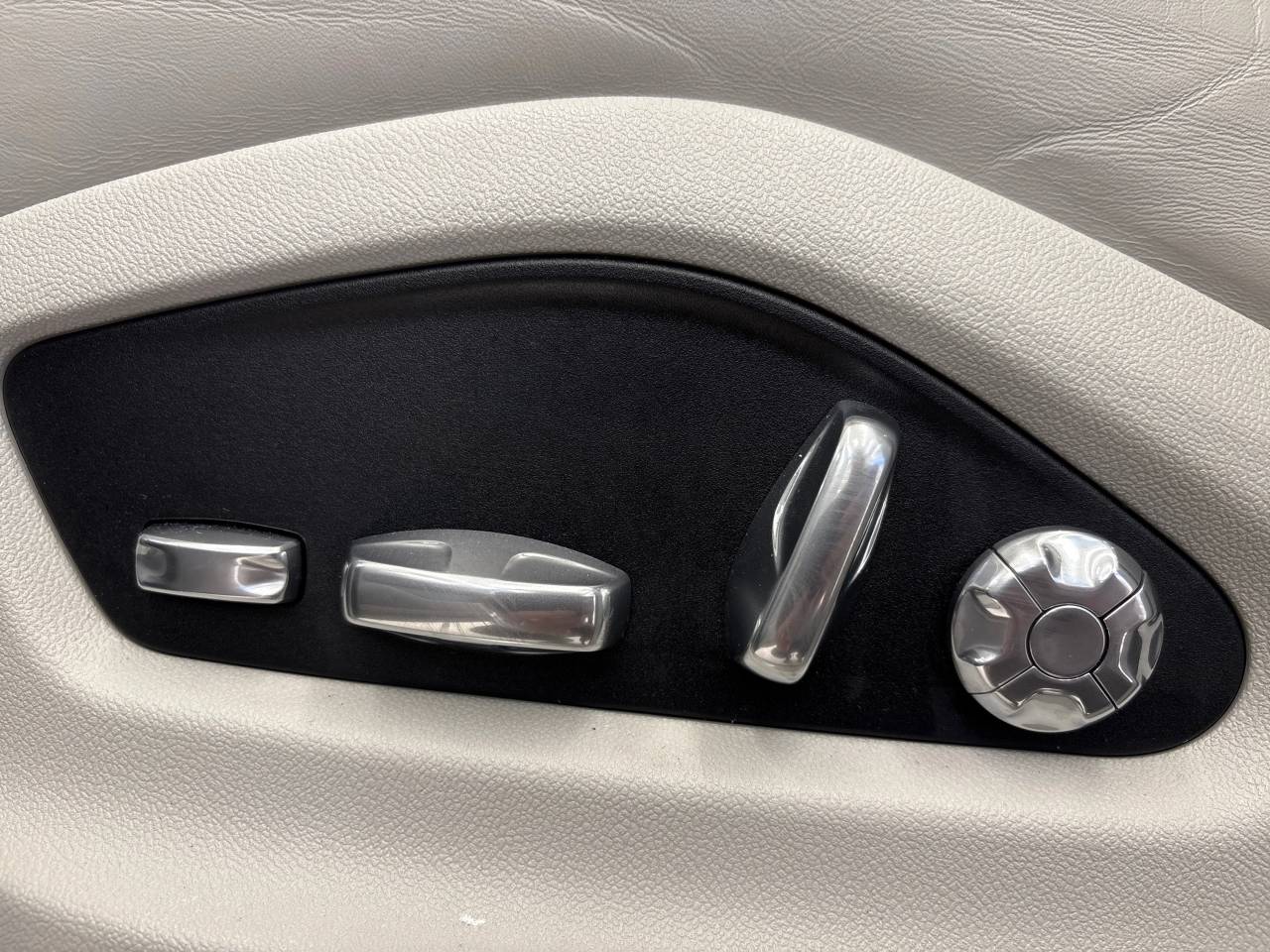 Cayenne V6 (12) image 36