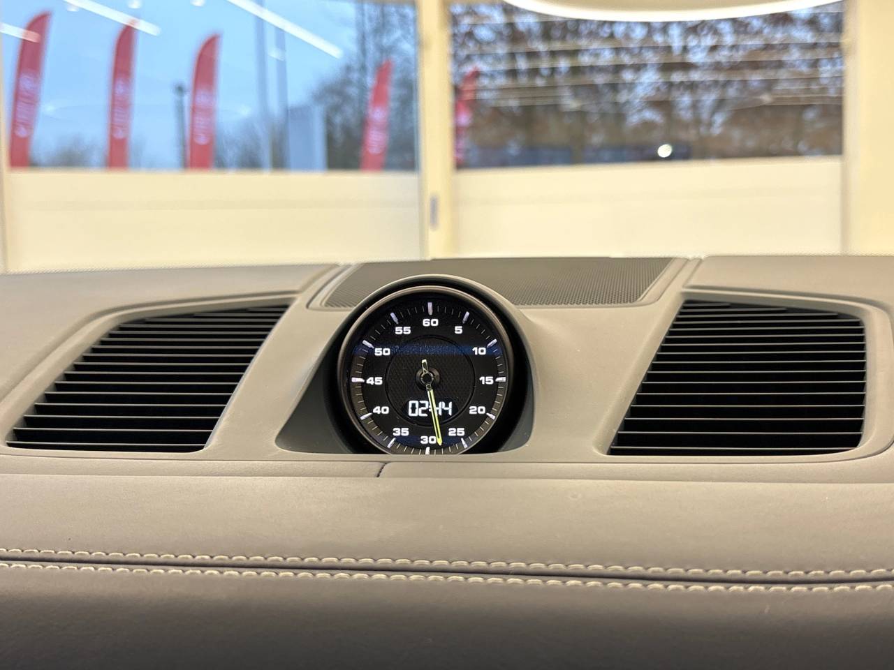 Cayenne V6 (12) image 29