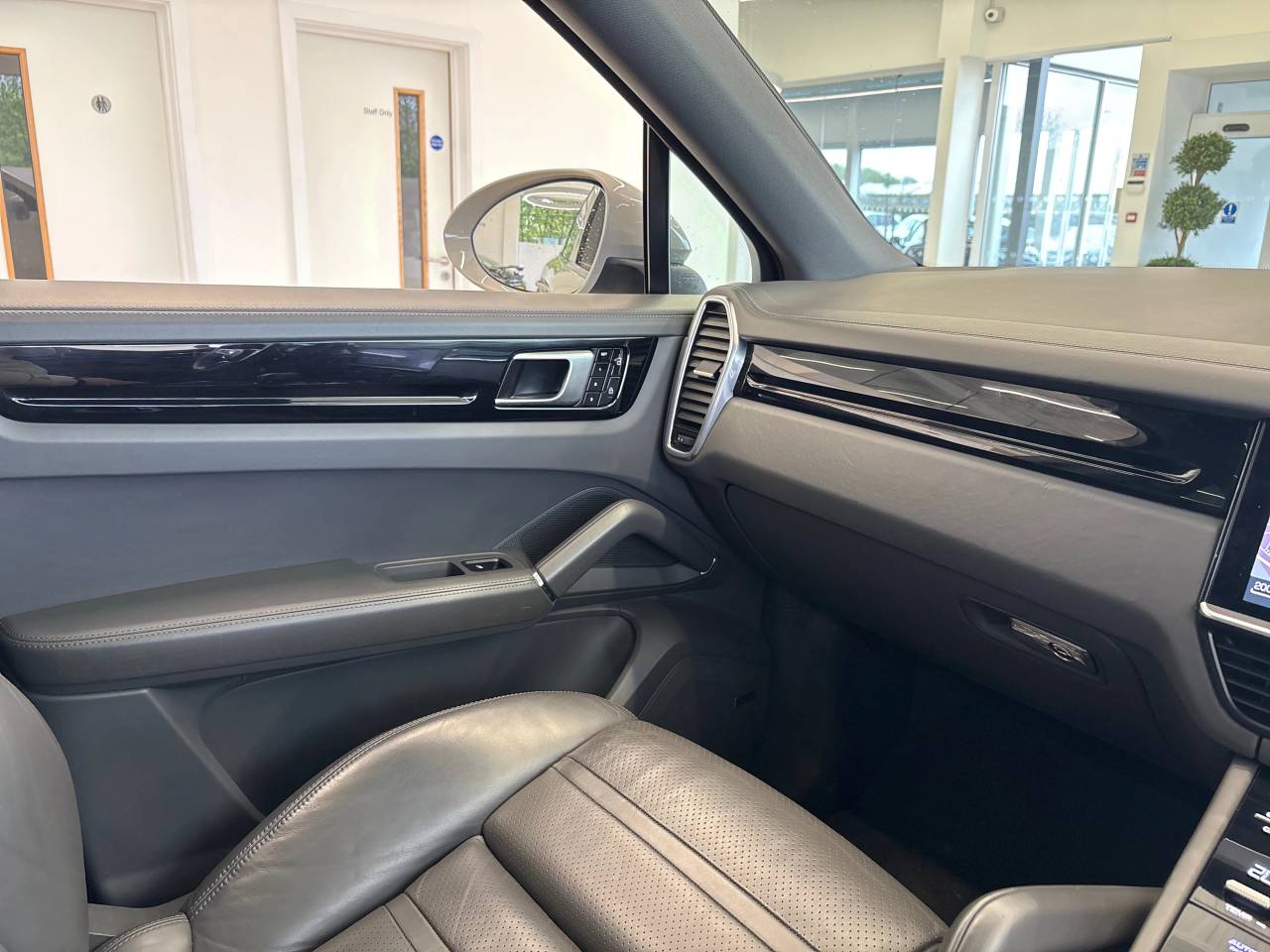 Cayenne V6 S TIPTRONIC (4) image 39