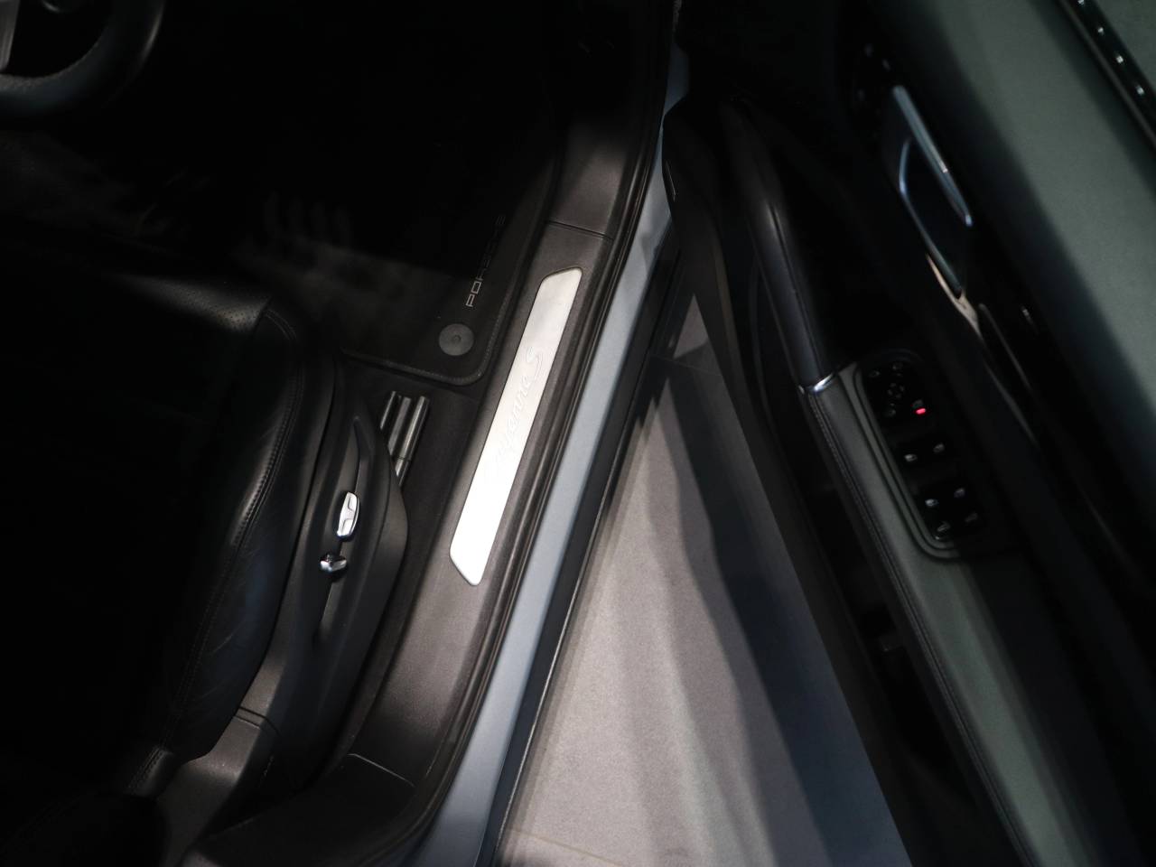 Cayenne V6 S TIPTRONIC (41) image 16