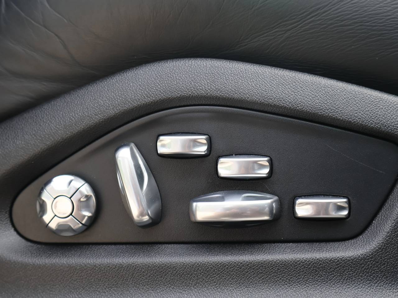 Cayenne TURBO S (5) image 30