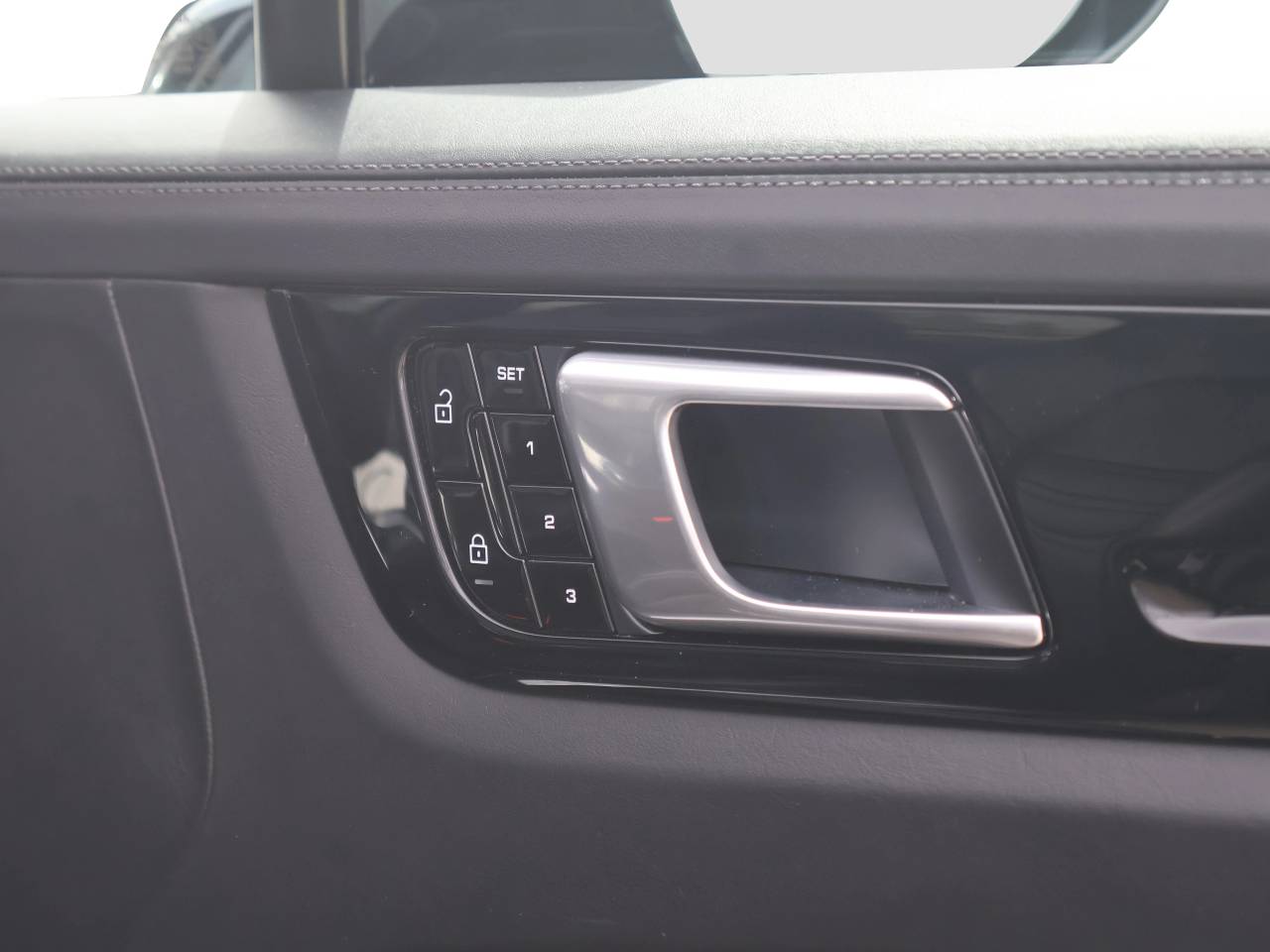Cayenne TURBO S (5) image 26