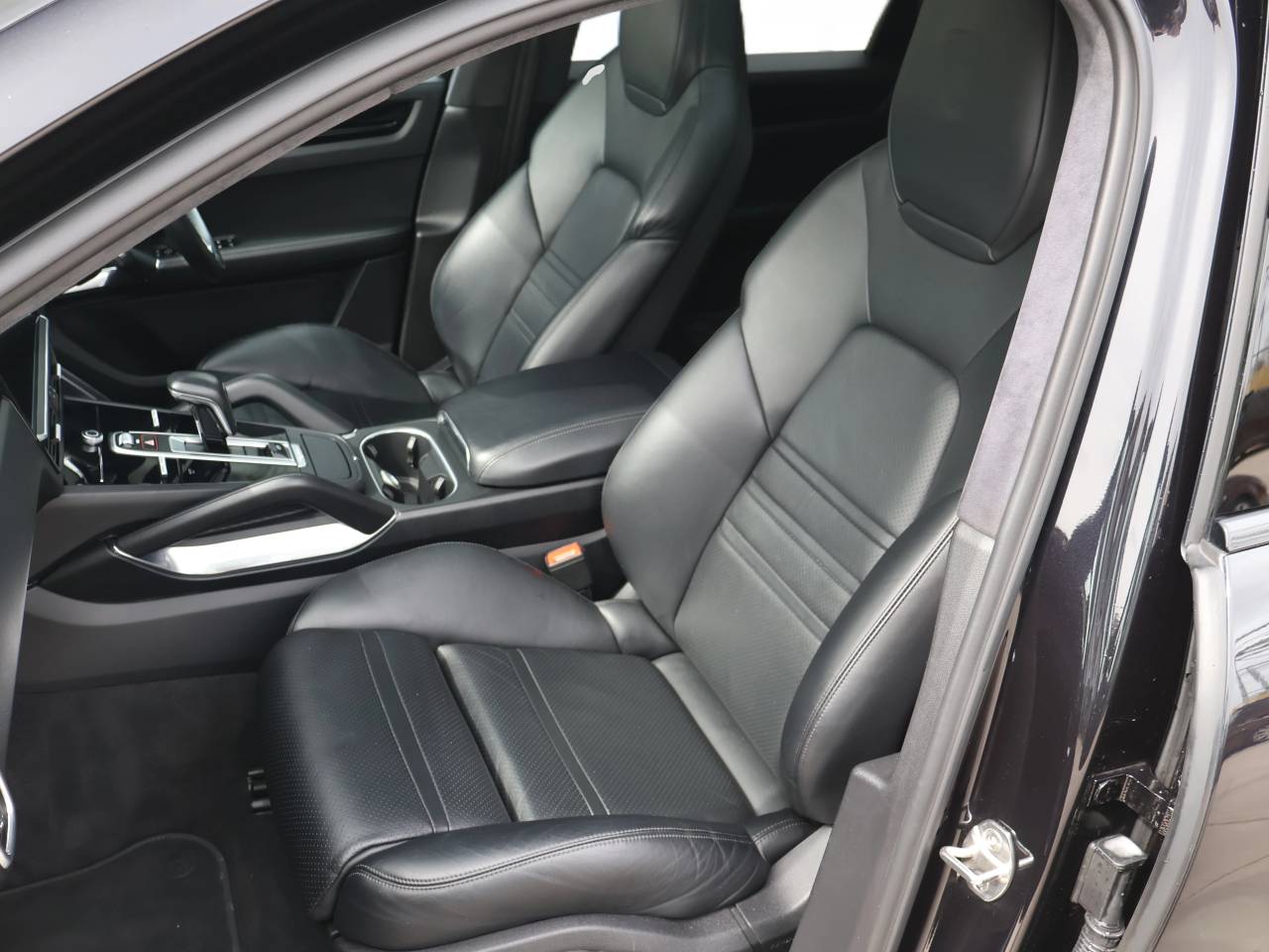 Cayenne TURBO S (5) image 05