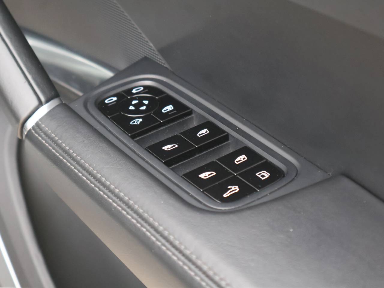 Cayenne TURBO S (5) image 27