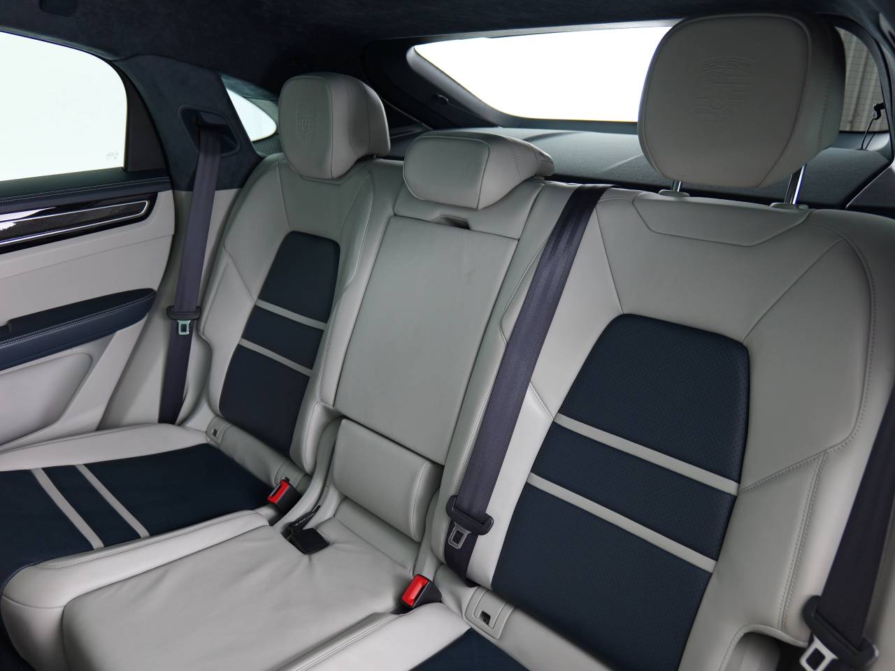 Cayenne GTS TIPTRONIC (3) image 19