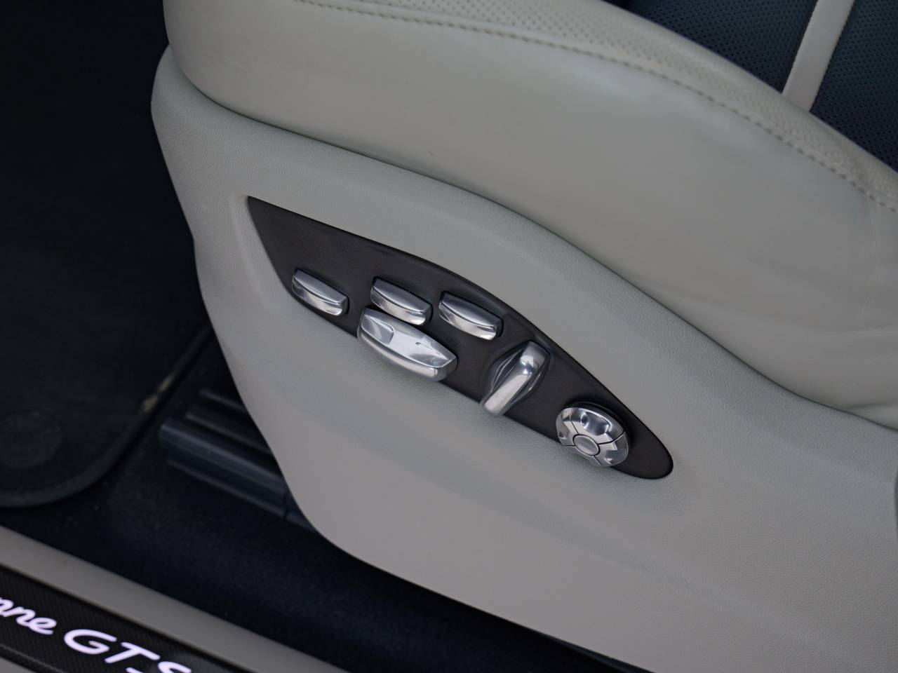 Cayenne GTS TIPTRONIC (3) image 29