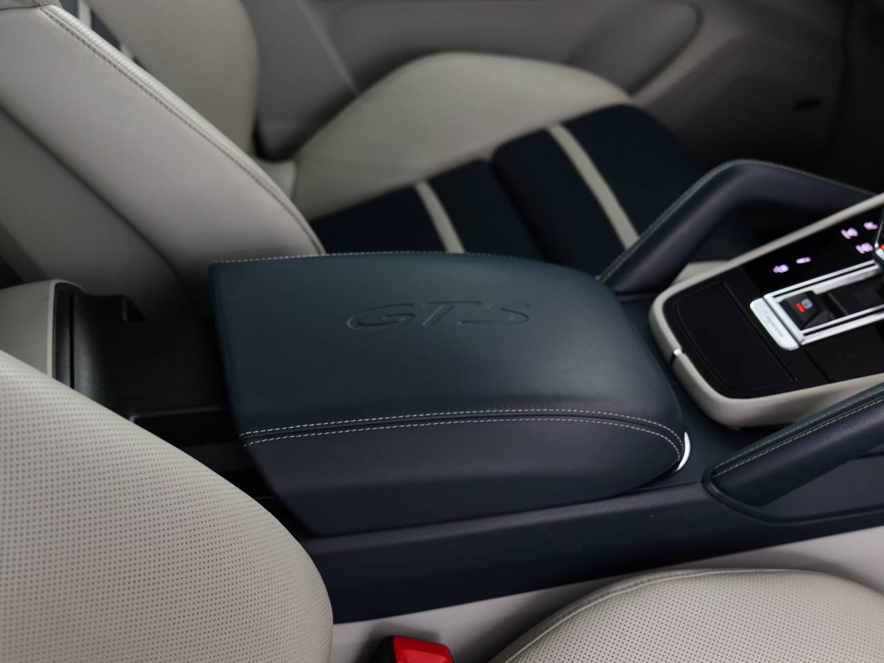 Cayenne GTS TIPTRONIC (3) image 39