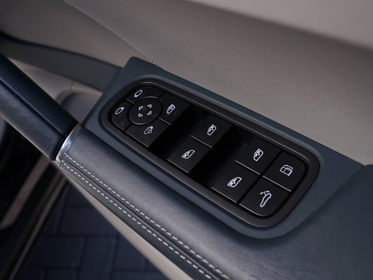 Cayenne V6 (85) image 46