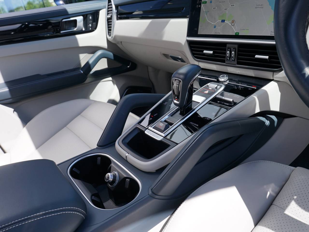 Cayenne V6 (85) image 24