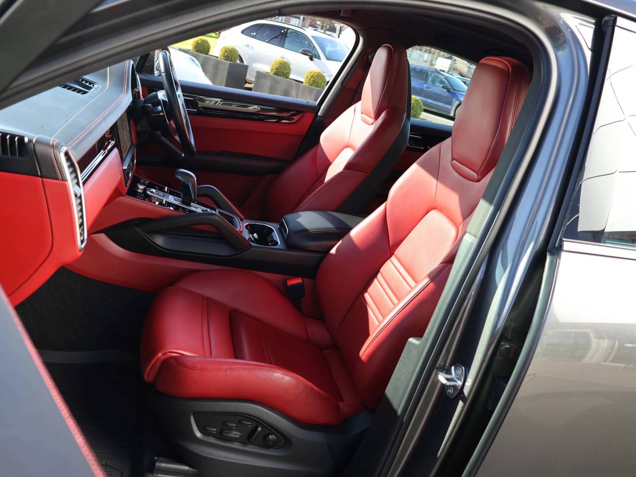 Cayenne V6 (106) image 05