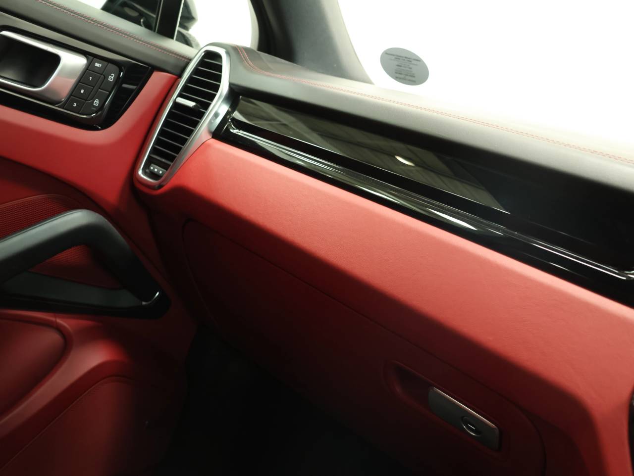 Cayenne V6 (100) image 28