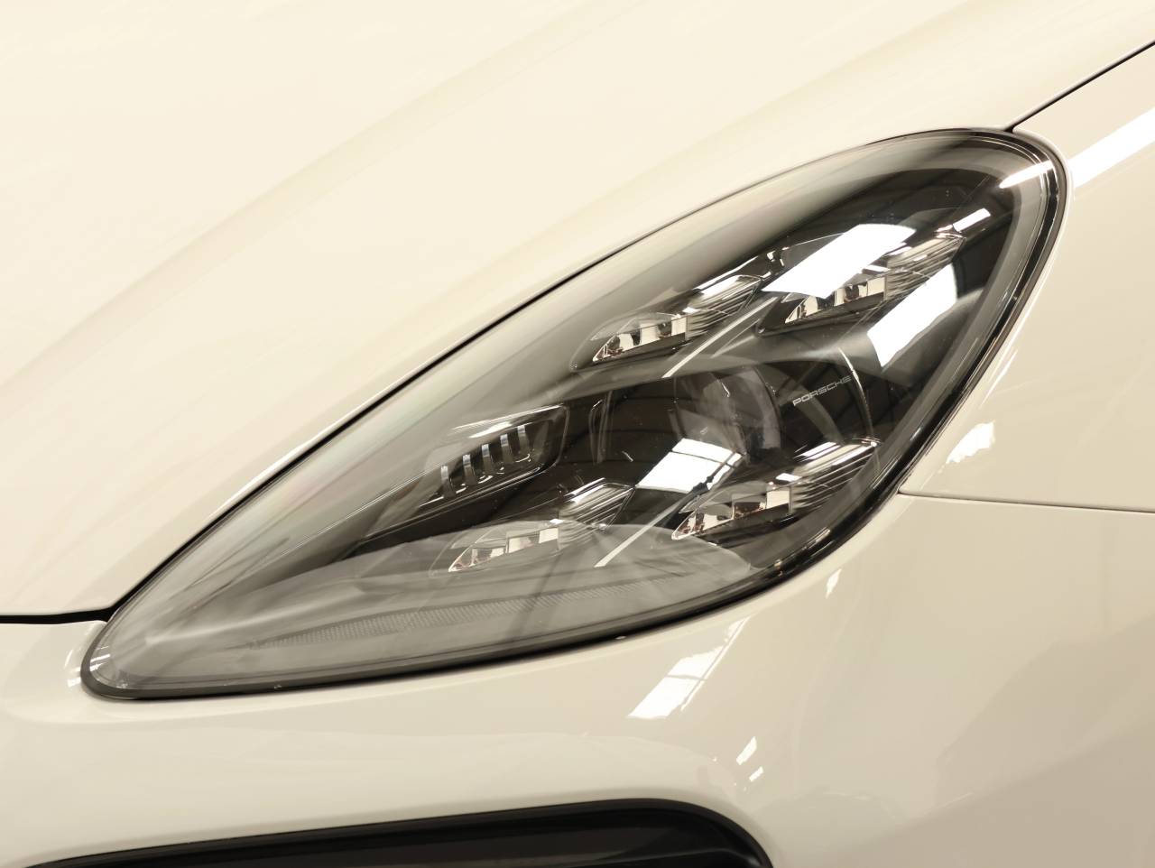 Cayenne V6 (100) image 10