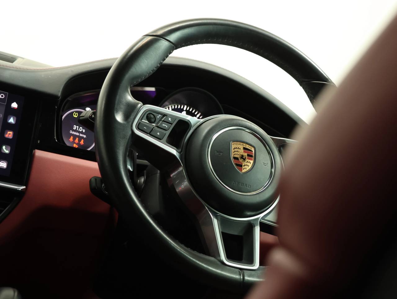 Cayenne V6 (100) image 16
