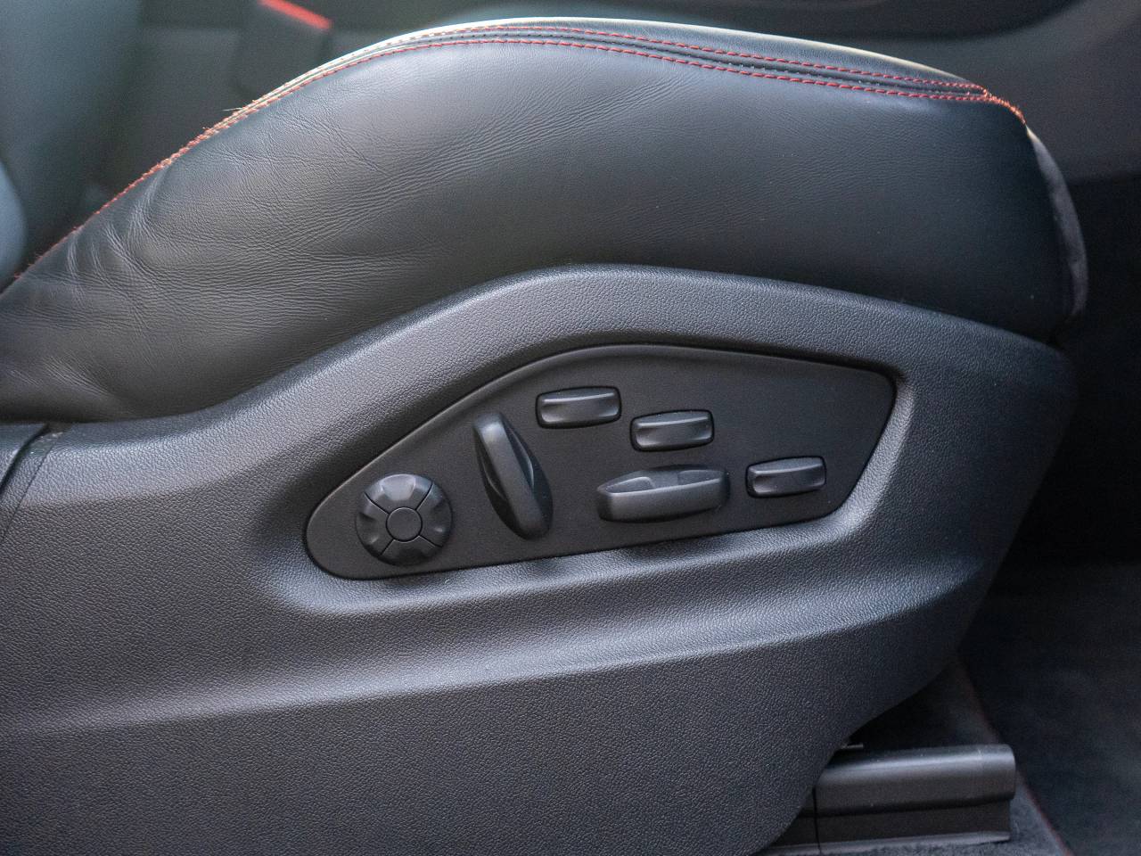 Cayenne GTS TIPTRONIC (2) image 40