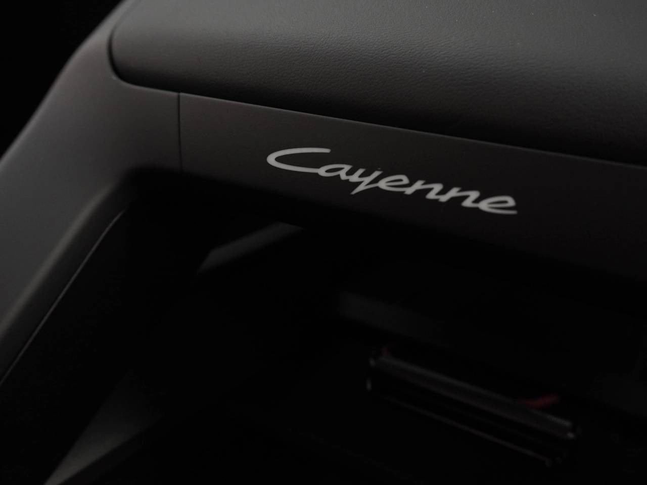 Cayenne (28) image 56