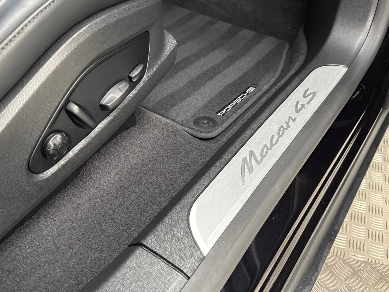 Macan 4S (4) image 35
