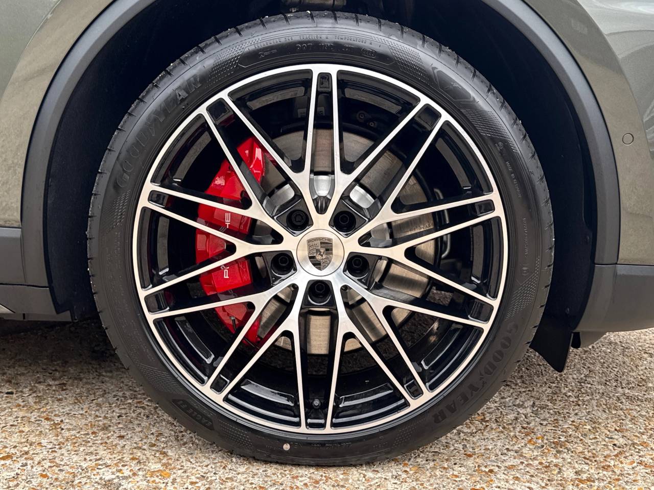 Macan TURBO (1) image 16