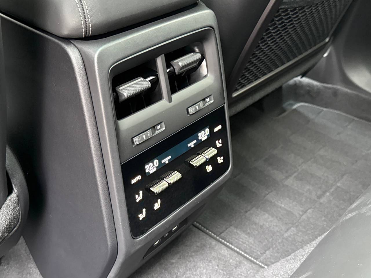 Macan TURBO (1) image 31