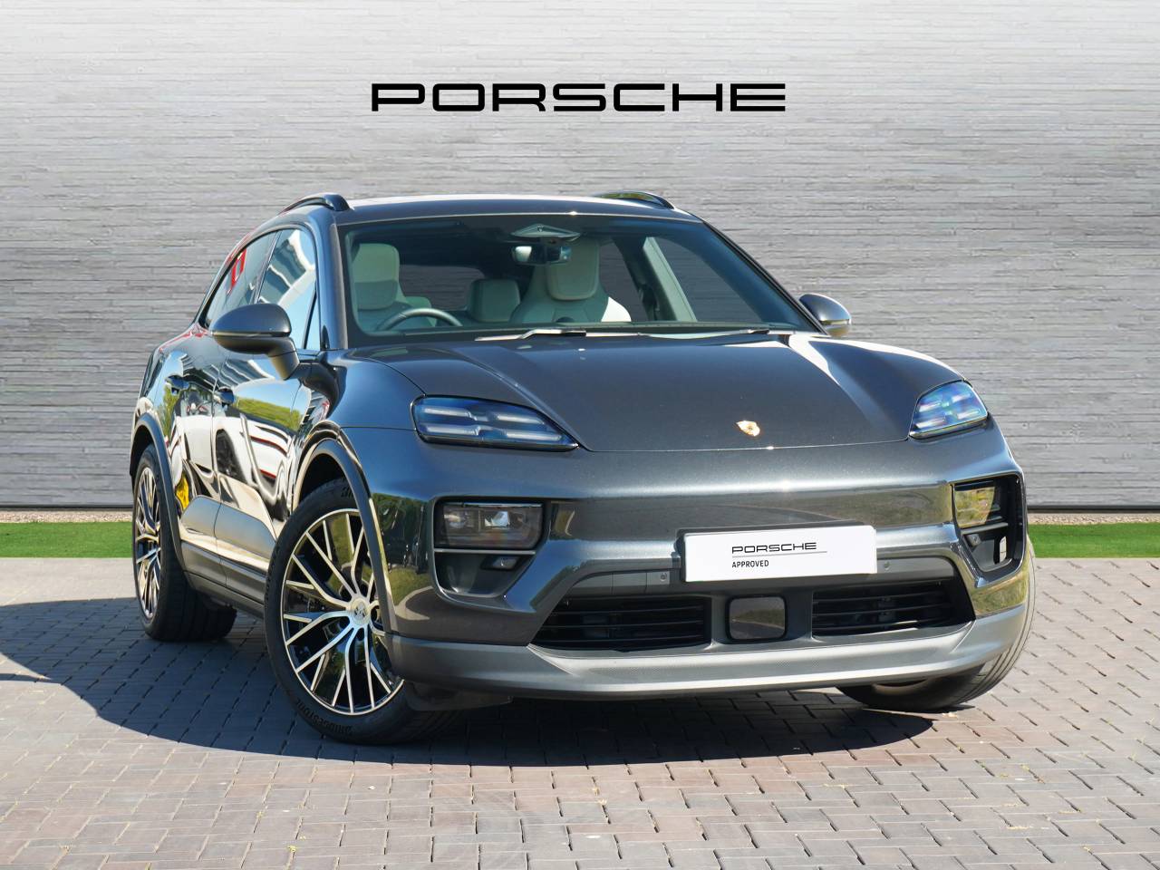 Macan BASE (9) image 01