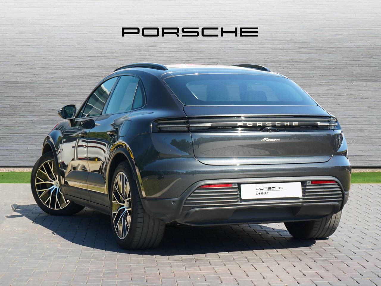 Macan BASE (9) image 03