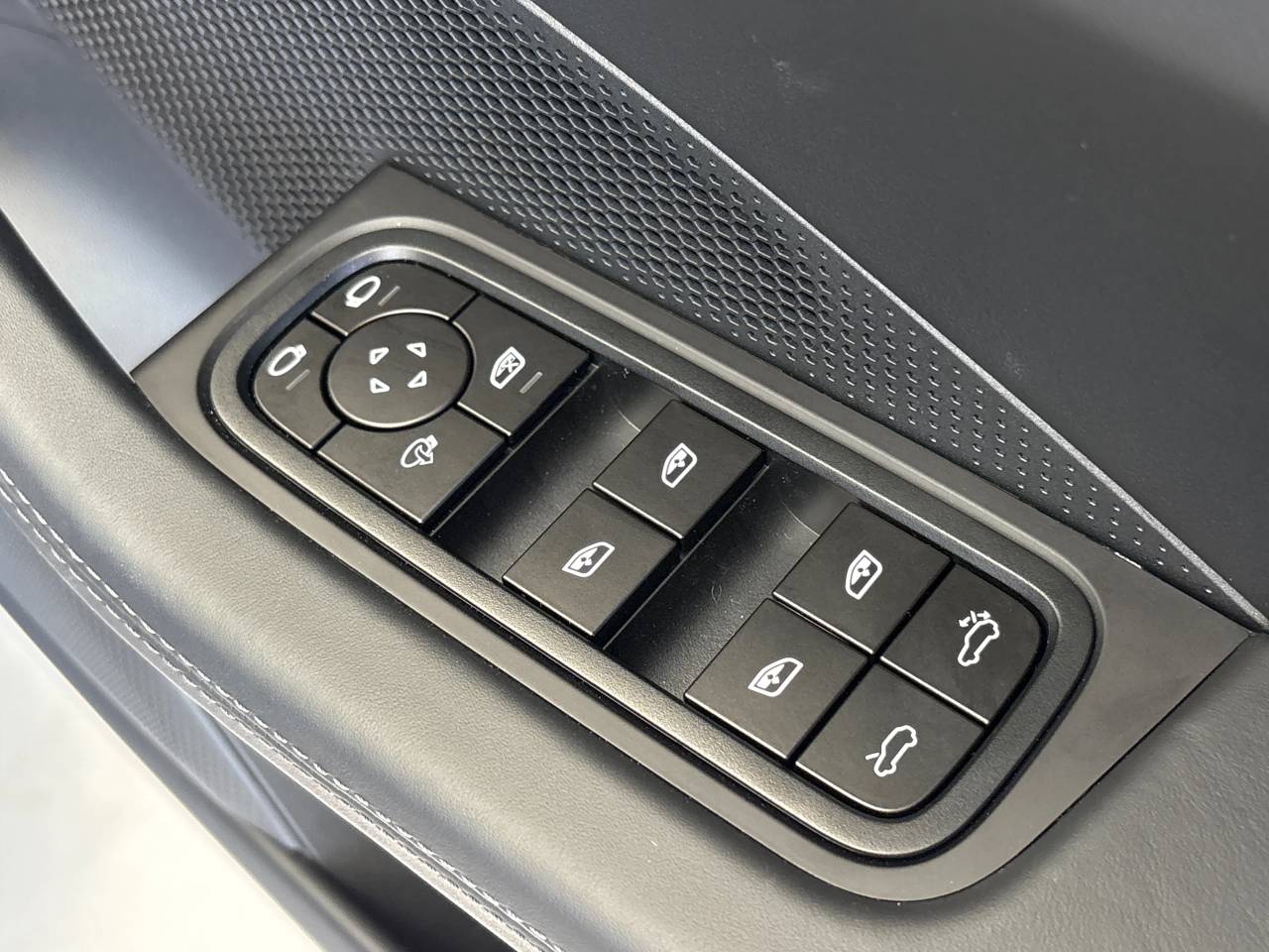 Macan (15) image 36