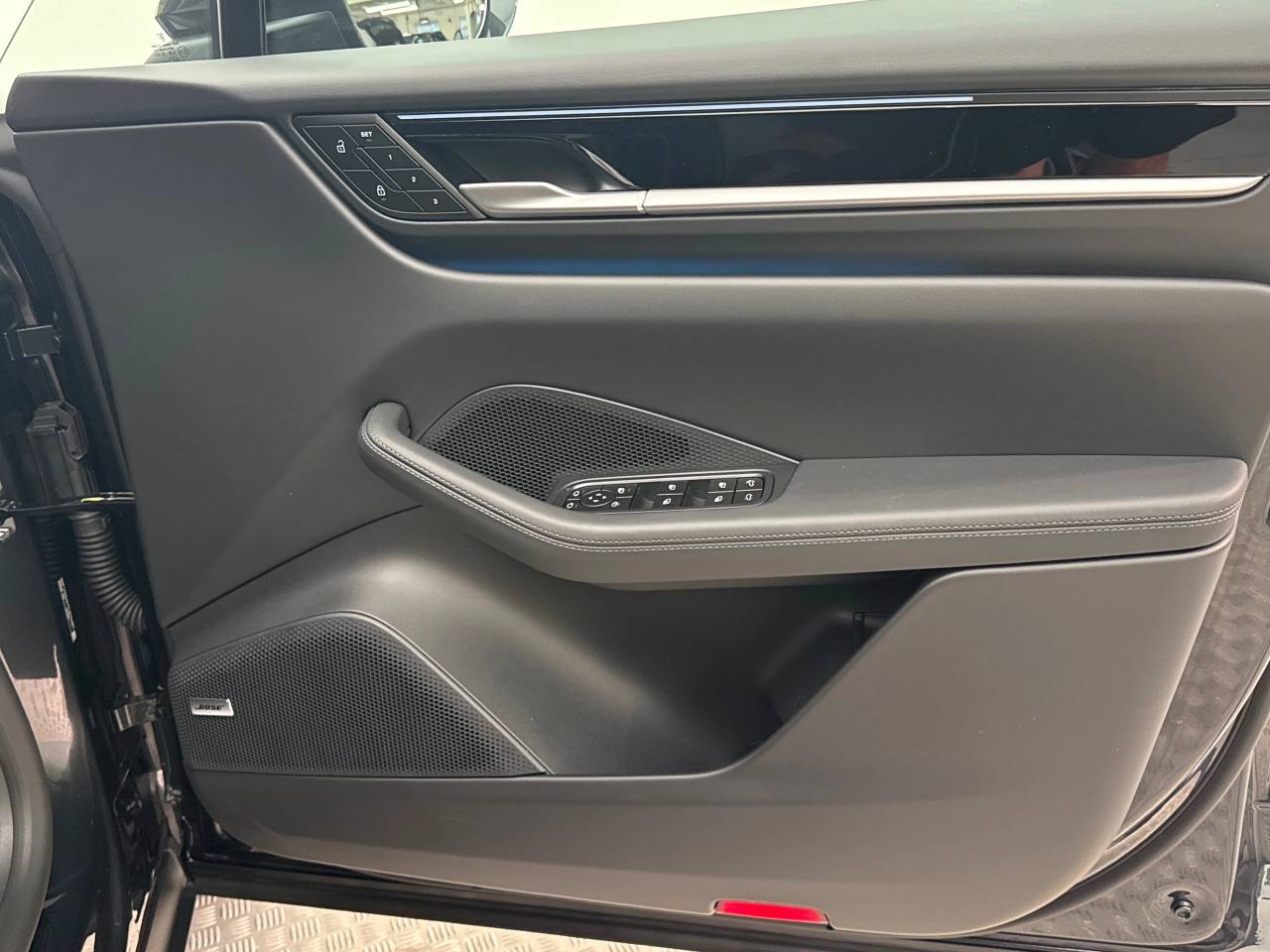 Macan (87) image 30