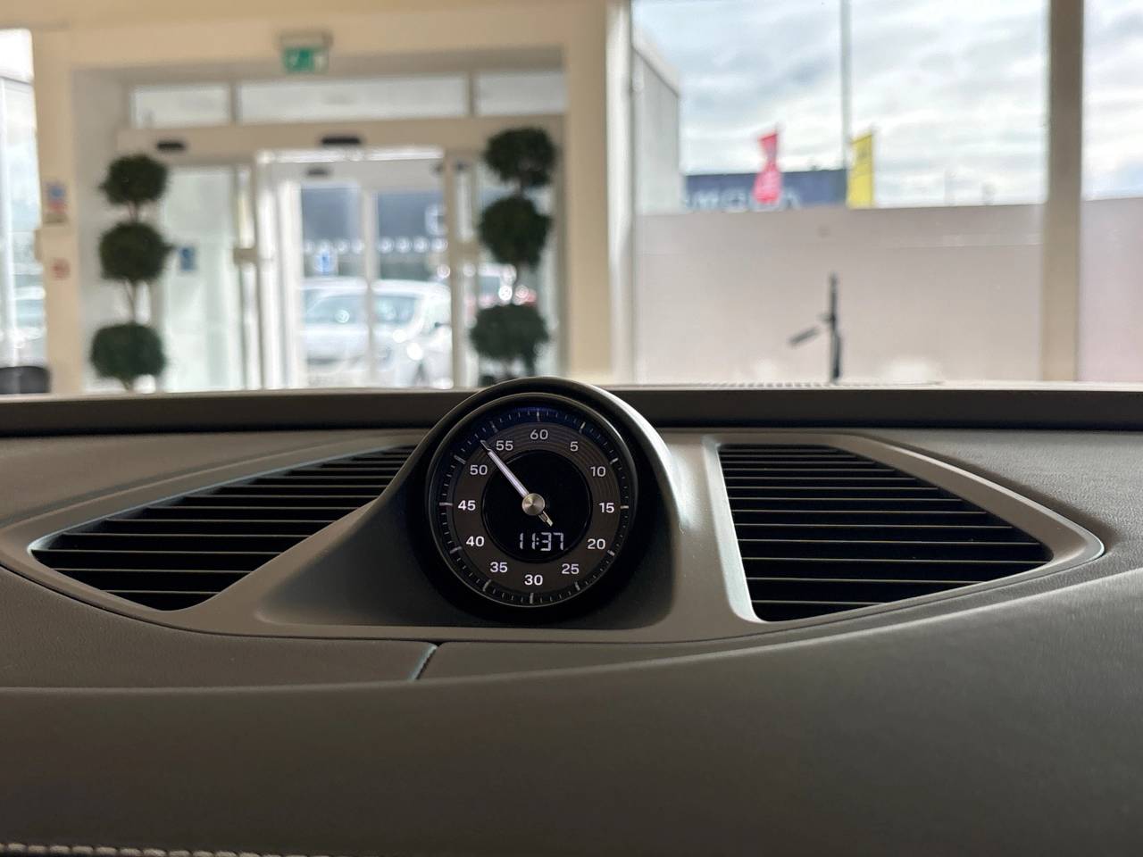 Macan TURBO (1) image 44