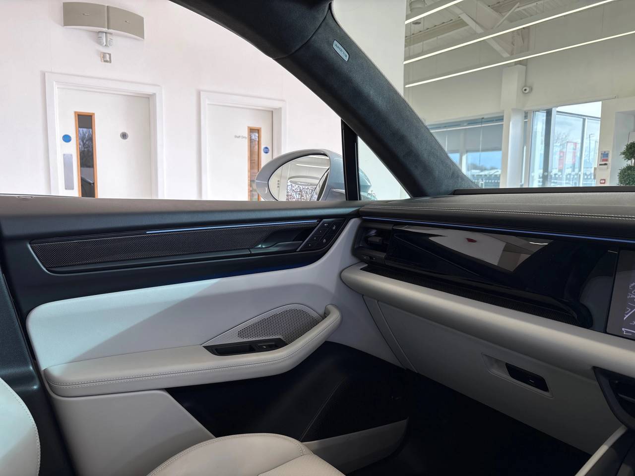 Macan TURBO (1) image 38