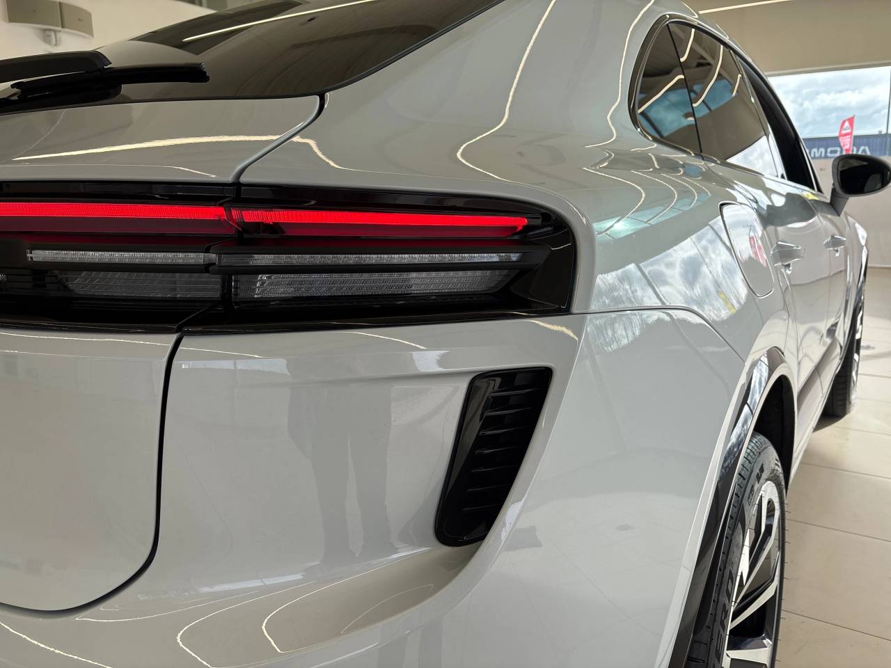 Macan TURBO (1) image 16