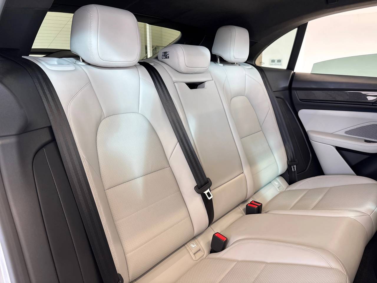 Macan TURBO (1) image 35