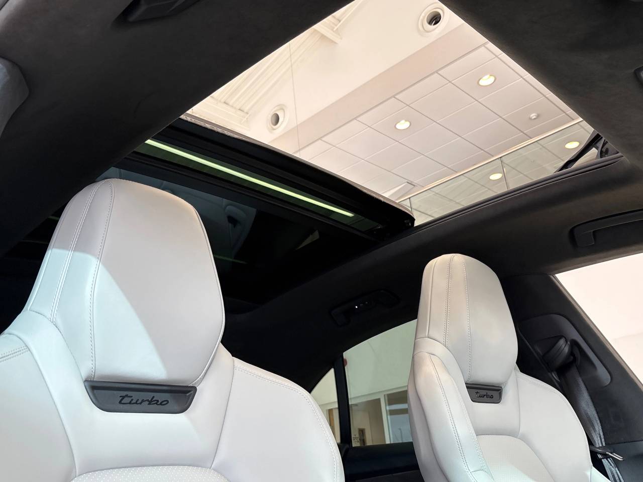 Macan TURBO (1) image 29