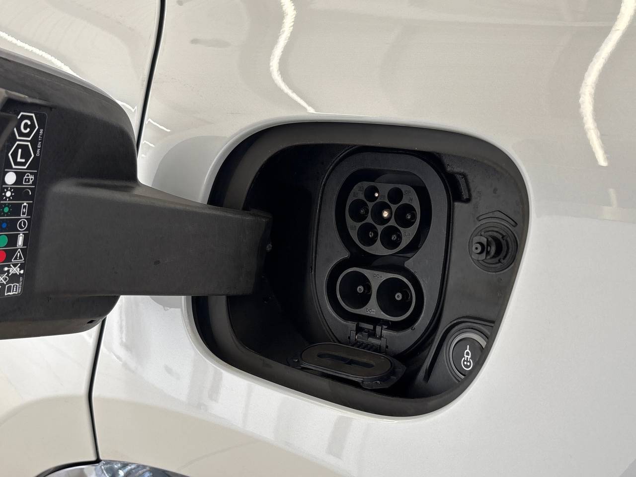 Macan TURBO (1) image 24