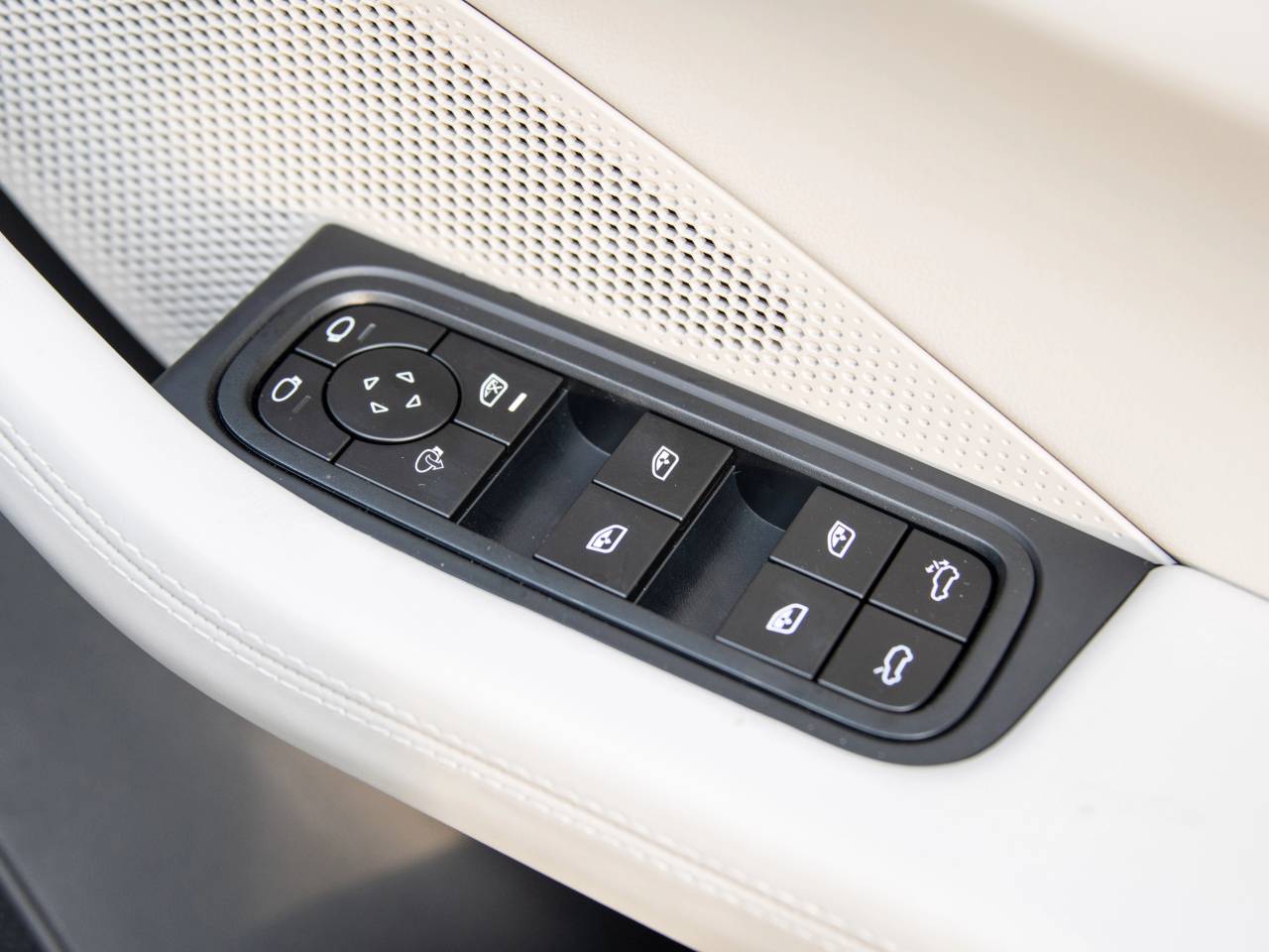 Macan 4S (3) image 34