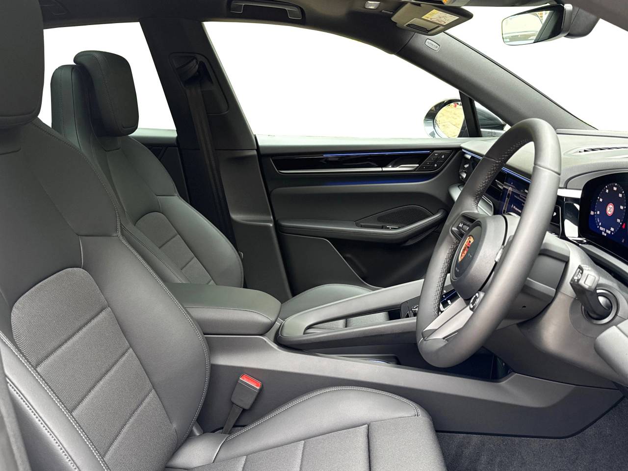 Macan BASE (7) image 05