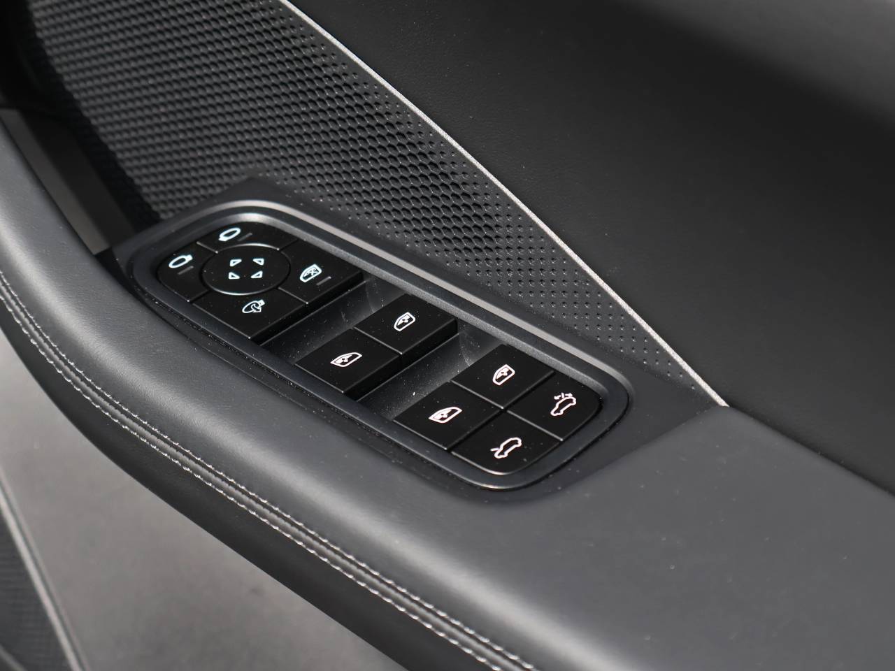 Macan (57) image 25